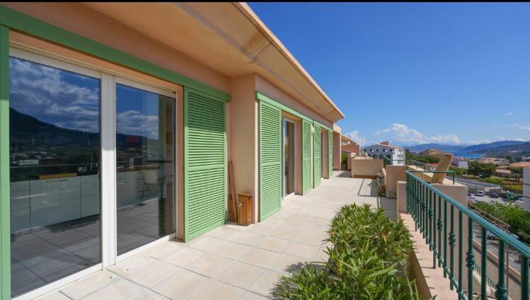 Chez Pasqua ! Appartement Spacieux Avec Terrasse 2 Chambres 6 Couchages En Rooftop LʼÎle-Rousse Exteriör bild